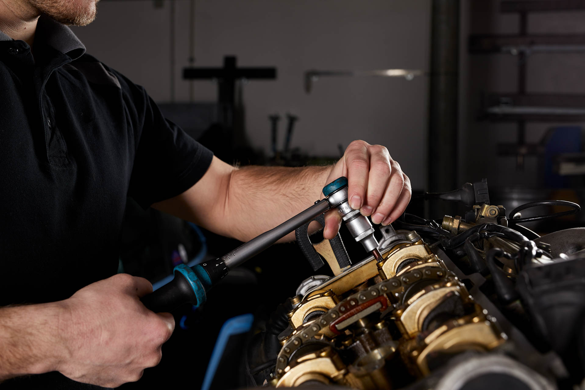 Porsche Motorinstandsetzung in Sportwagen Werk GmbH Werkstatt