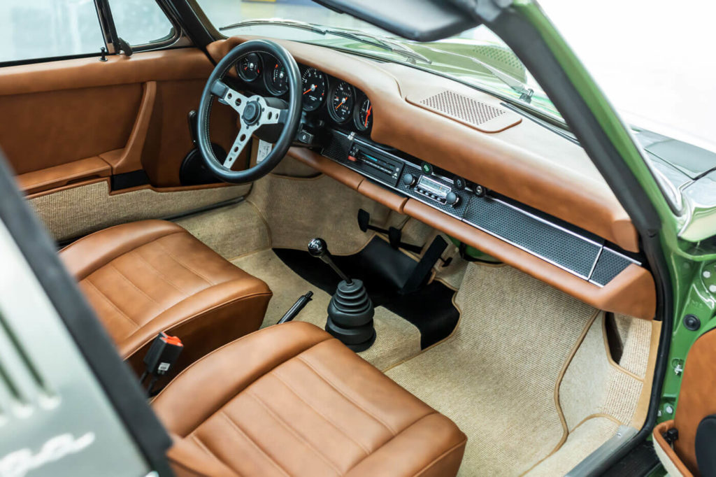 Porsche 911 Targa Innenansicht braune Innenausstattung
