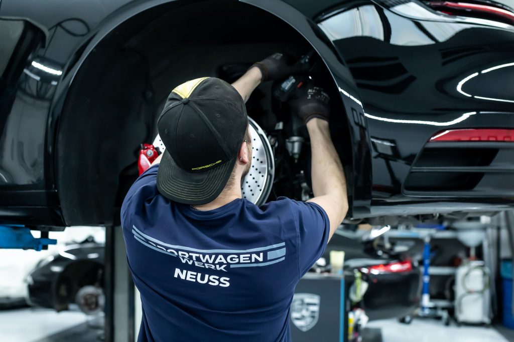 Porsche 911 Carrera 992 Demontage der Räder