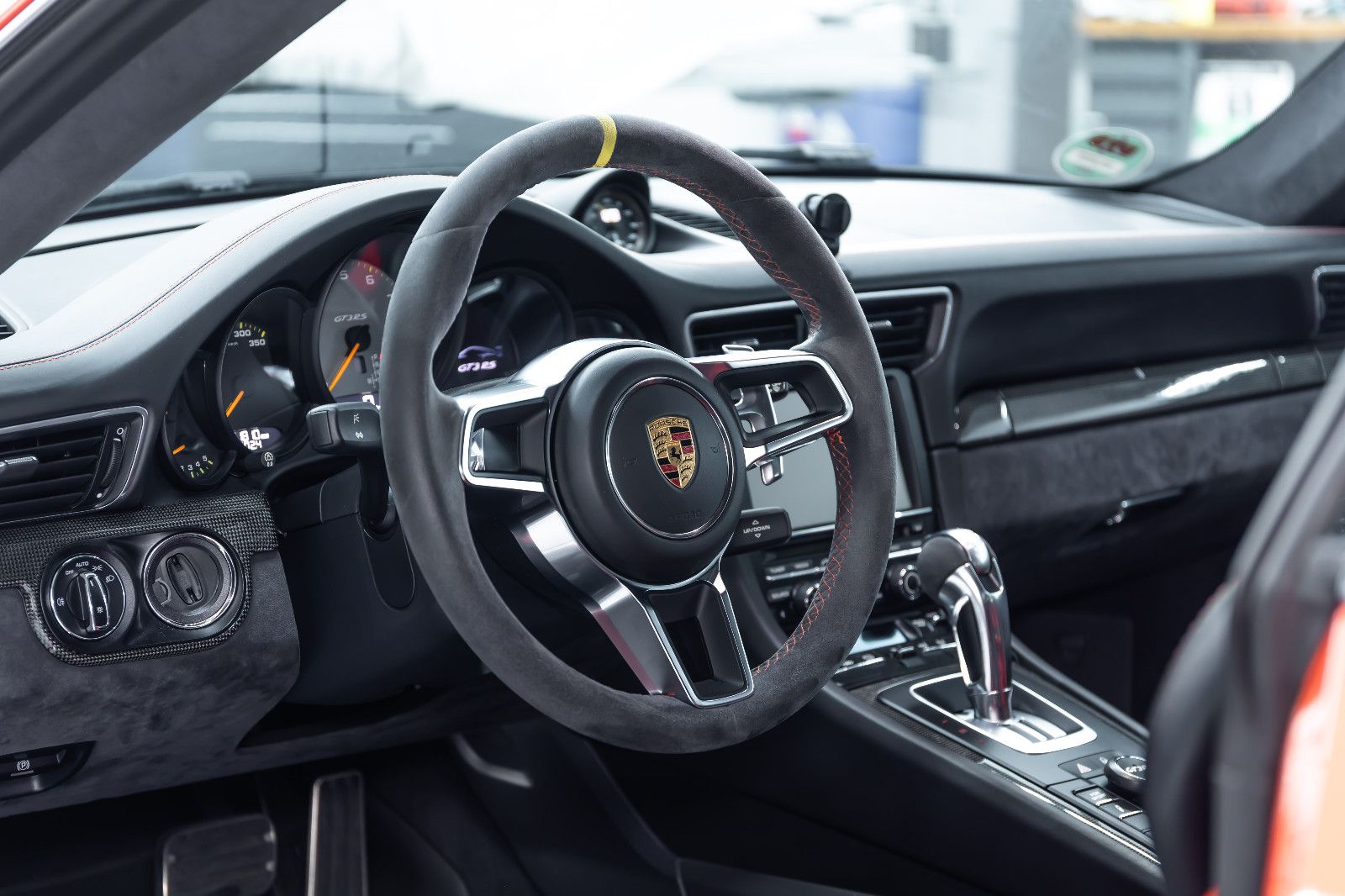 Fahrzeugabbildung Porsche 911 GT3 RS Clubsport I 6-Punkt-Gurte I BRD