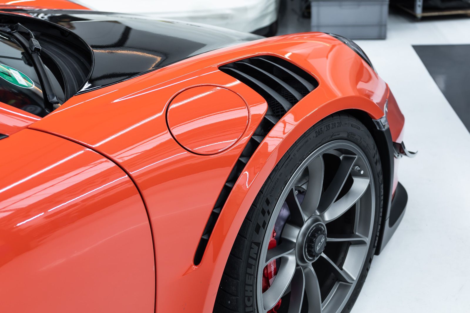 Fahrzeugabbildung Porsche 911 GT3 RS Clubsport I 6-Punkt-Gurte I BRD