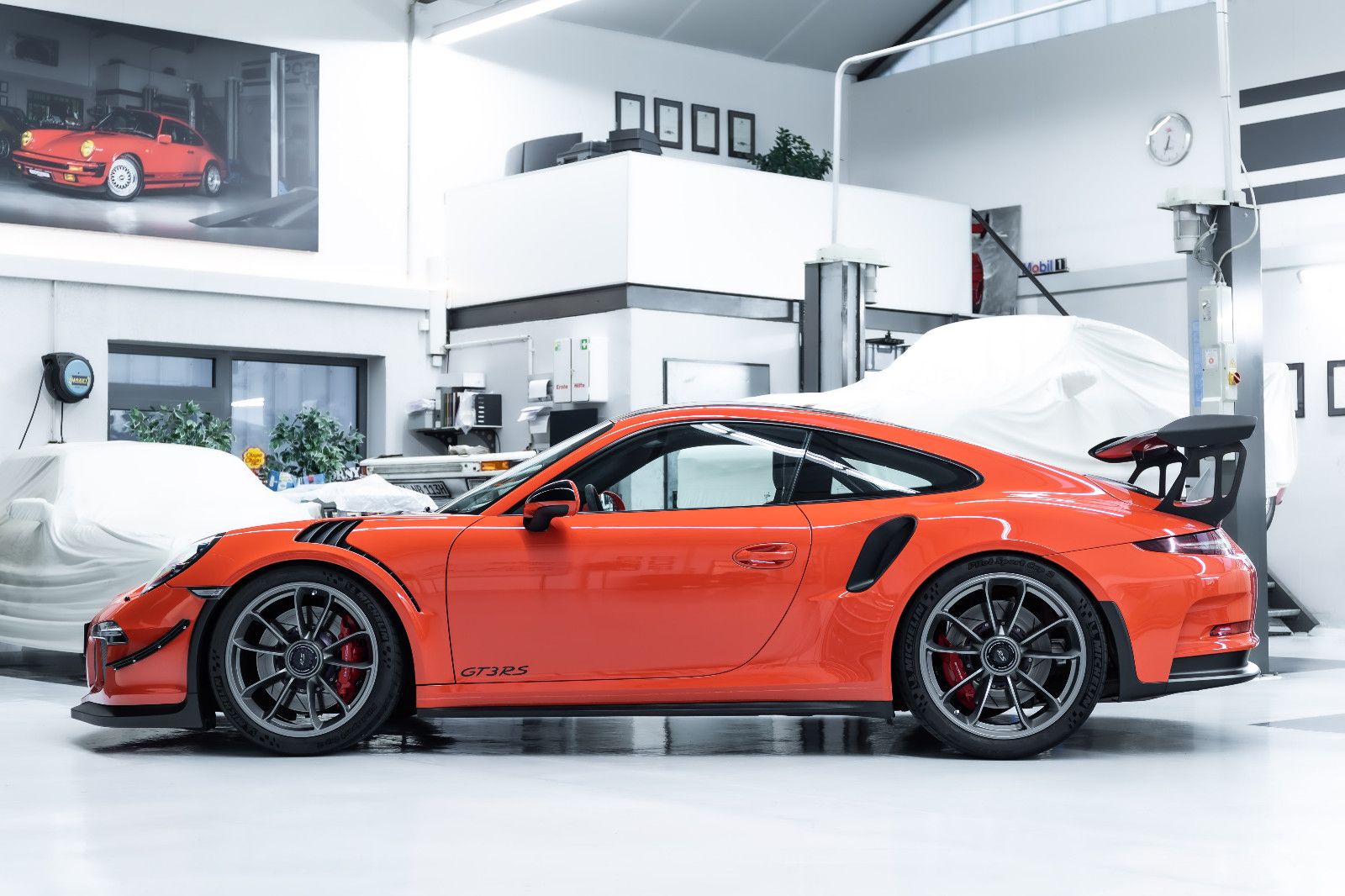 Fahrzeugabbildung Porsche 911 GT3 RS Clubsport I 6-Punkt-Gurte I BRD