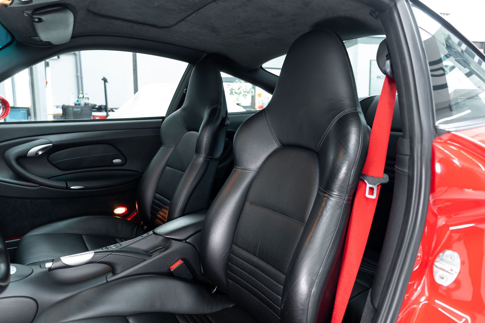 Fahrzeugabbildung Porsche 996 I 911 Turbo I Bose I Schiebedach I 1. Lack