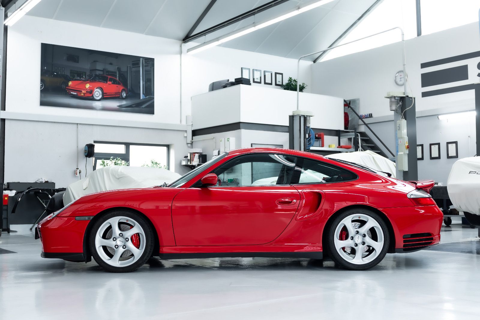 Fahrzeugabbildung Porsche 996 I 911 Turbo I Bose I Schiebedach I 1. Lack