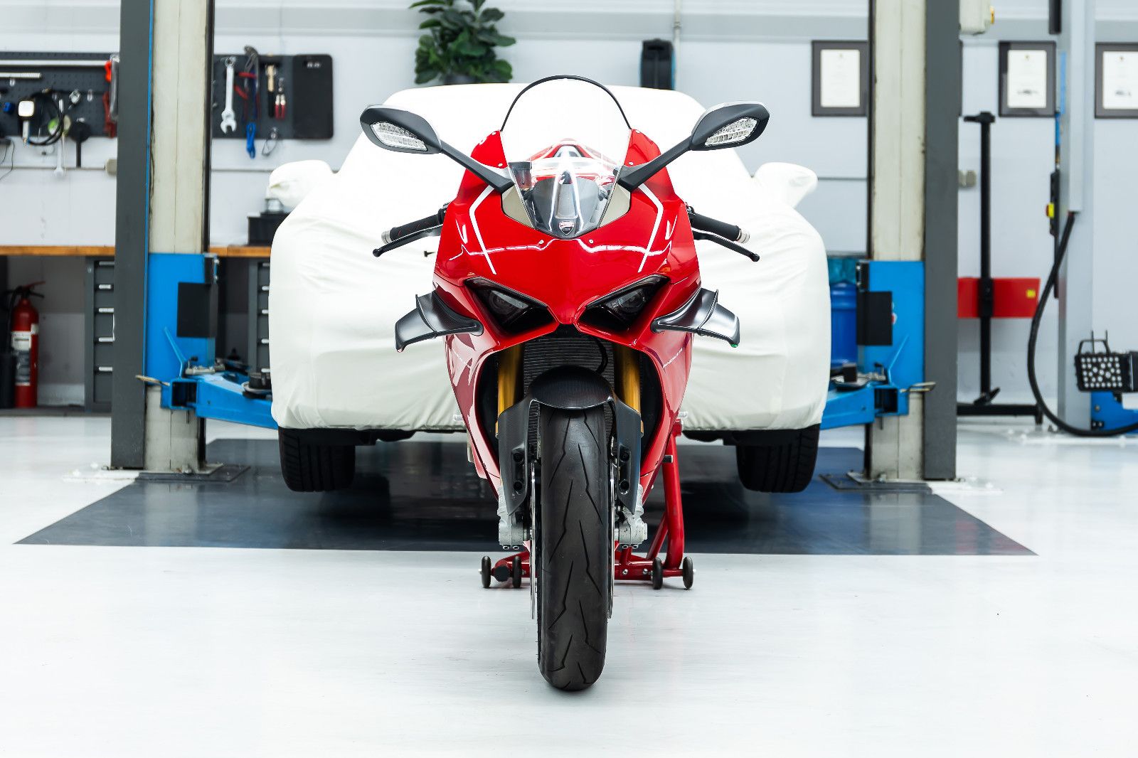 Fahrzeugabbildung Ducati Panigale V4 R I Approved I Carbon I Performance