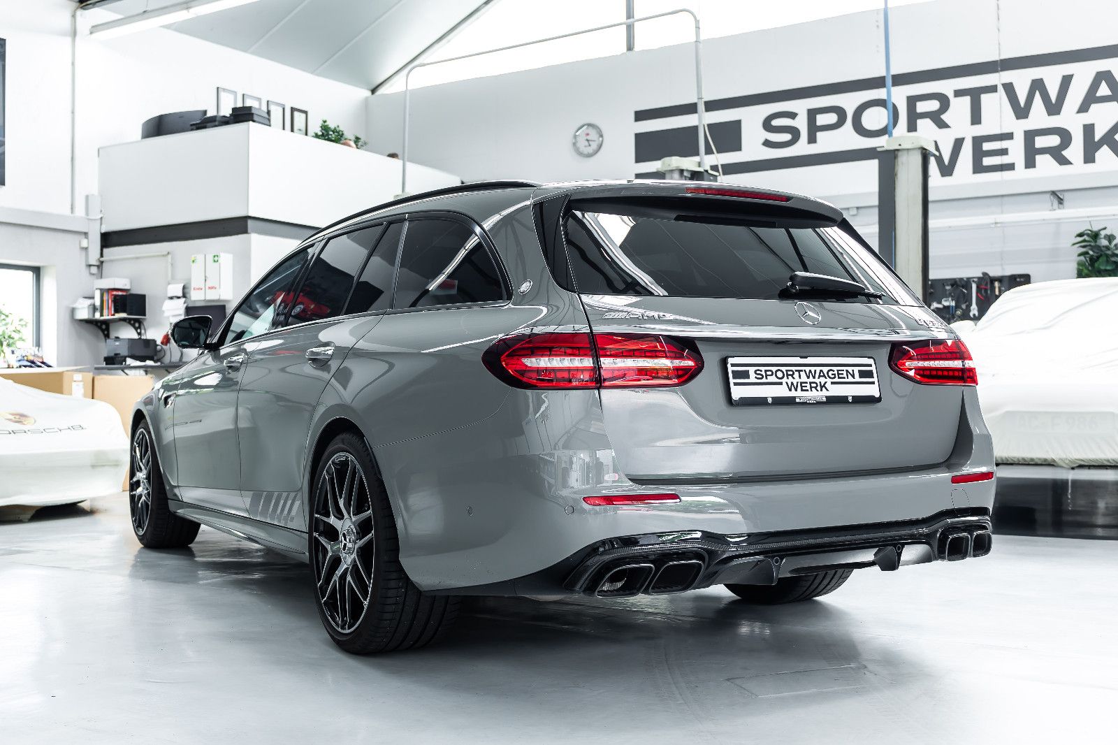 Fahrzeugabbildung Mercedes-Benz E63S AMG Final Edition I Multibeam I Burmester