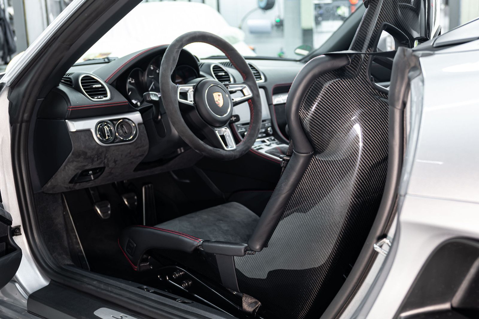 Fahrzeugabbildung Porsche 718 Boxster Spyder I 918 Carbon I Bose I 1. Hand