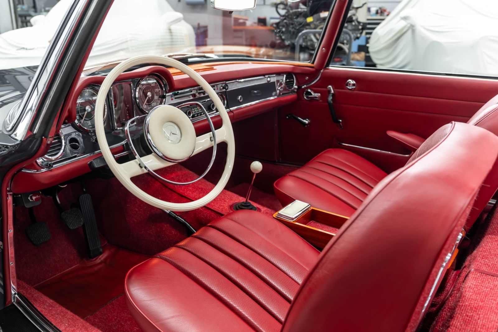 Fahrzeugabbildung Mercedes-Benz 230SL Pagode I Voll Restauriert I Becker Radio