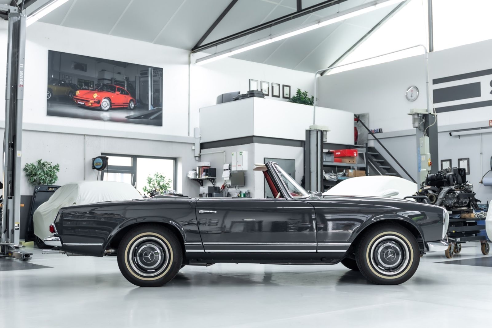 Fahrzeugabbildung Mercedes-Benz 230SL Pagode I Voll Restauriert I Becker Radio