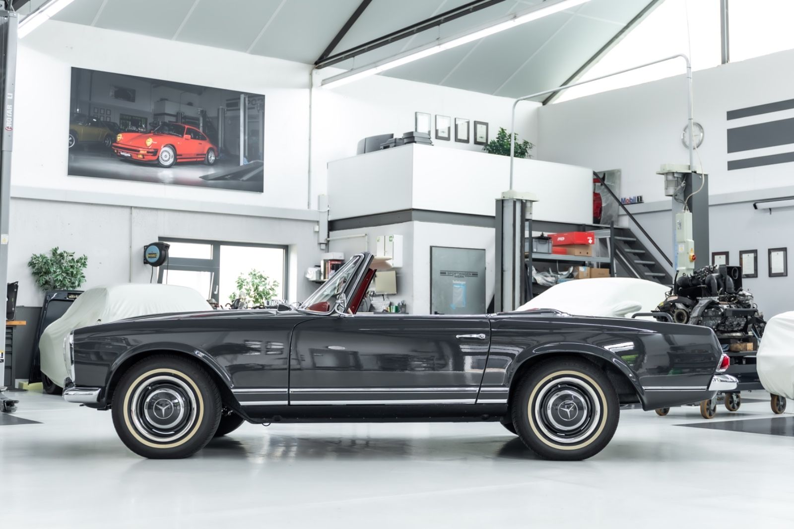 Fahrzeugabbildung Mercedes-Benz 230SL Pagode I Voll Restauriert I Becker Radio