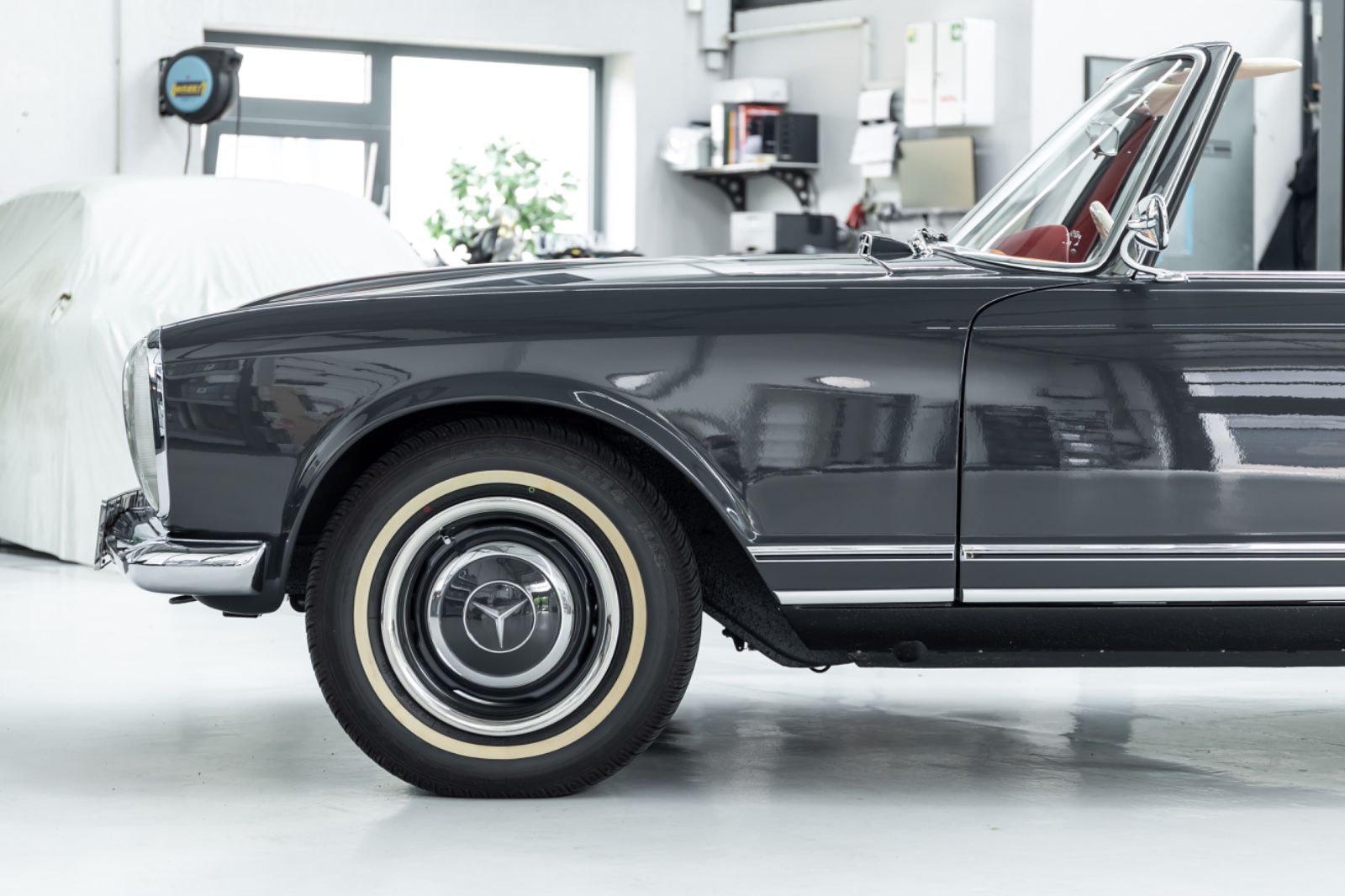 Fahrzeugabbildung Mercedes-Benz 230SL Pagode I Voll Restauriert I Becker Radio