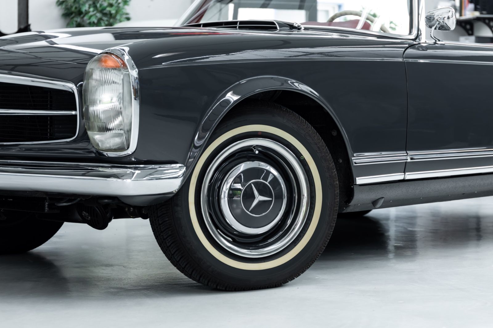 Fahrzeugabbildung Mercedes-Benz 230SL Pagode I Voll Restauriert I Becker Radio