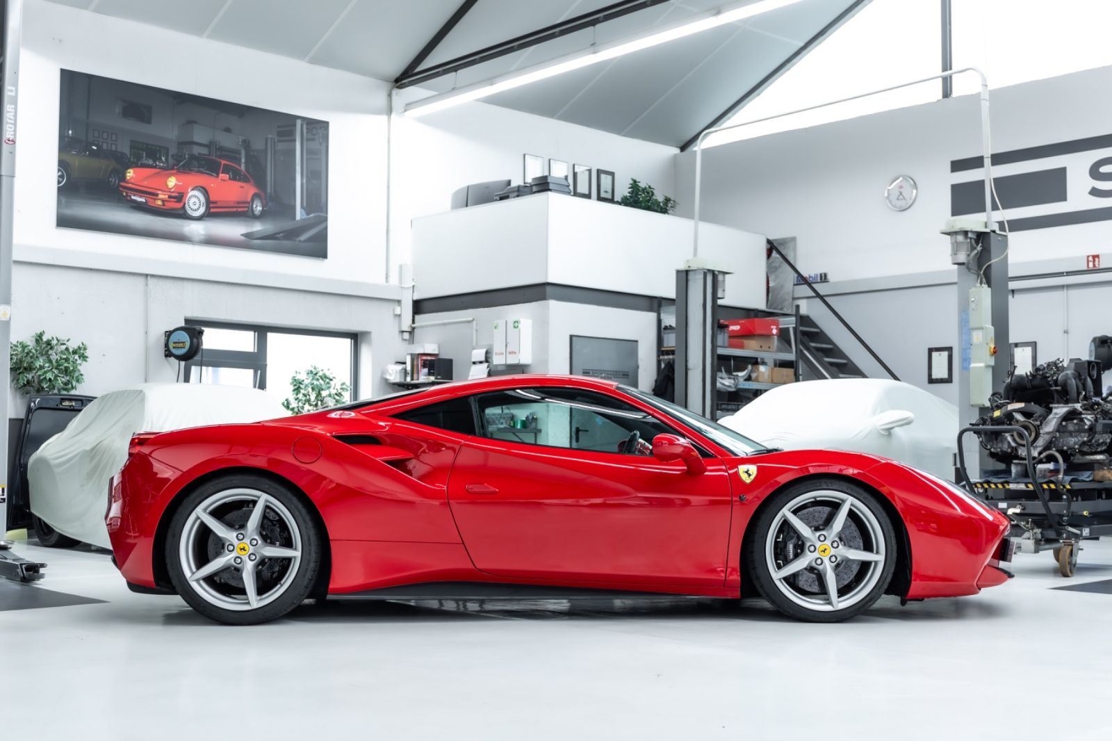Fahrzeugabbildung Ferrari 488 GTB I Racing Seats I JBL I Carbon I Lift