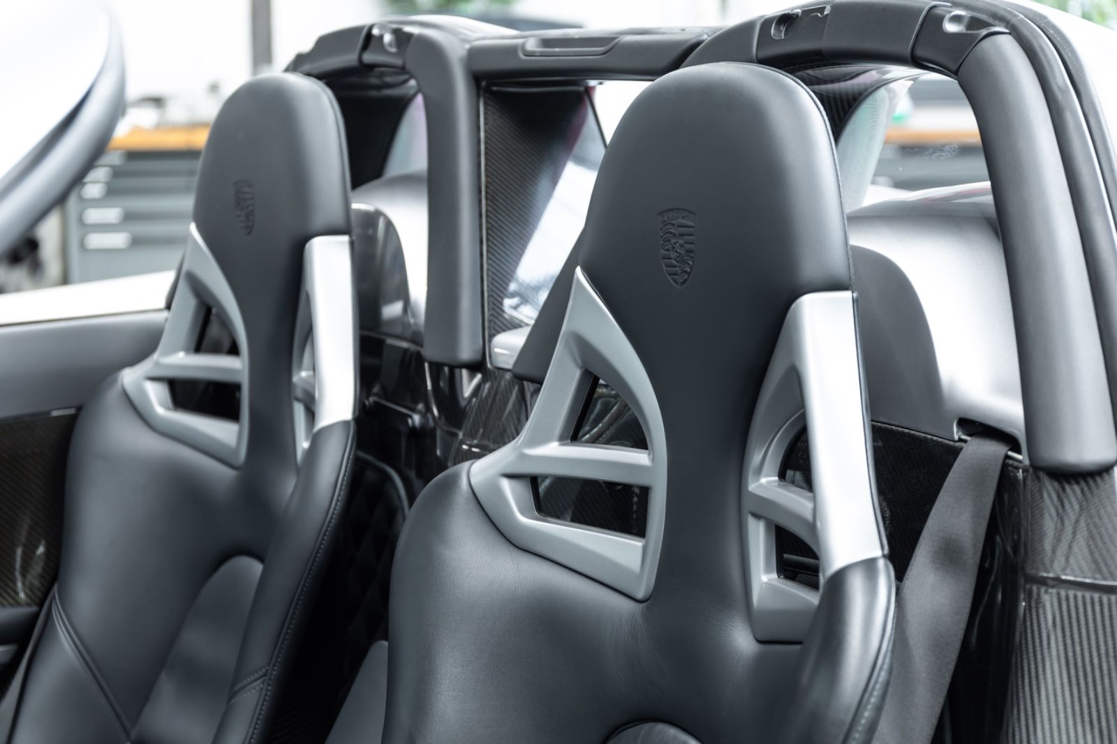 Fahrzeugabbildung Porsche Carrera GT I 5.000km I 1. Hand I Deutschland