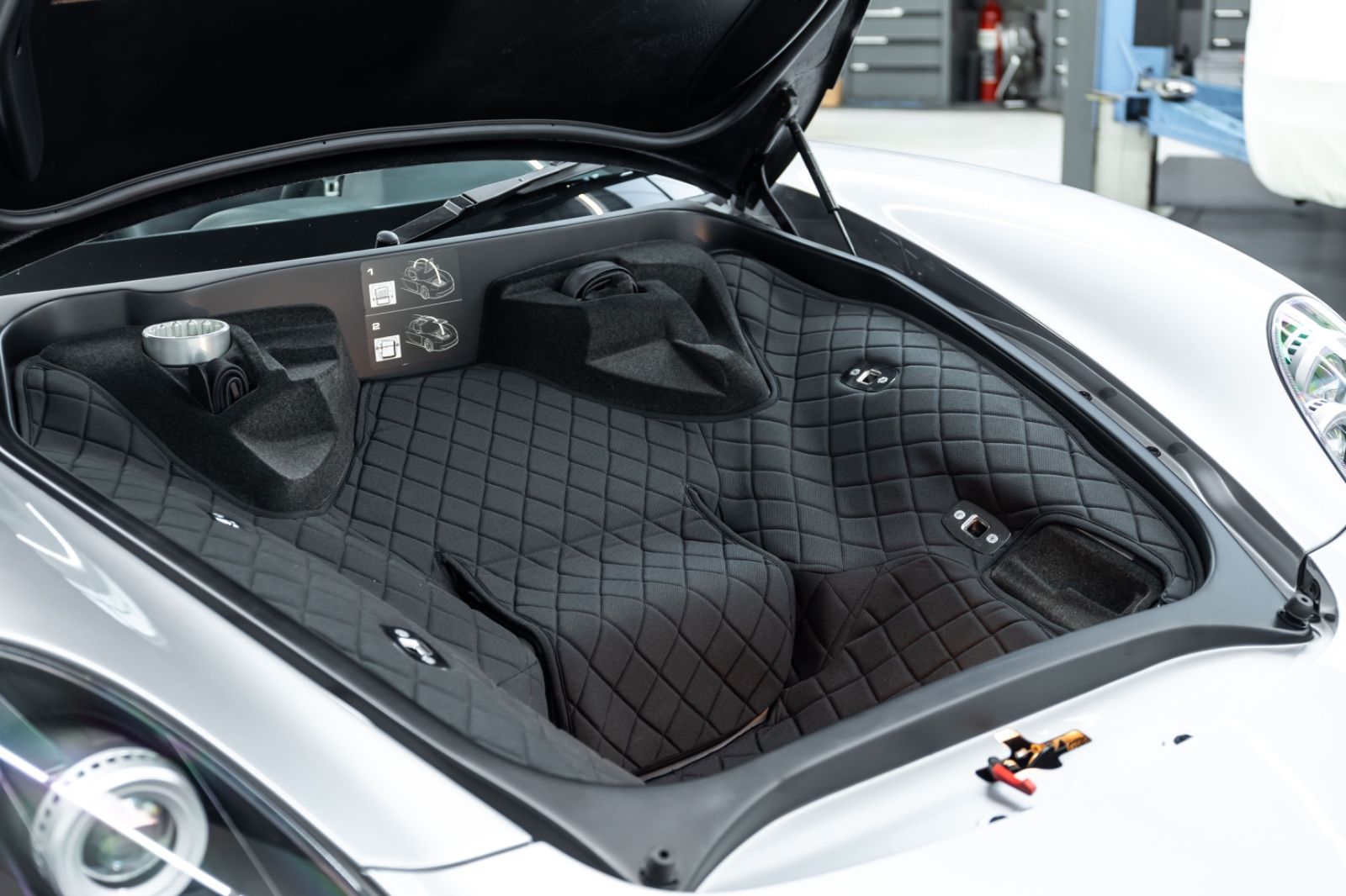 Fahrzeugabbildung Porsche Carrera GT I 5.000km I 1. Hand I Deutschland