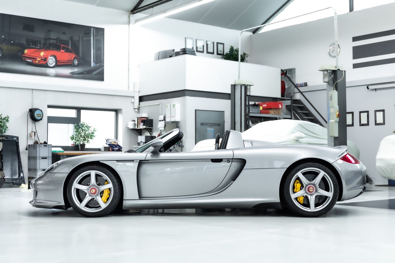 Fahrzeugabbildung Porsche Carrera GT I 5.000km I 1. Hand I Deutschland