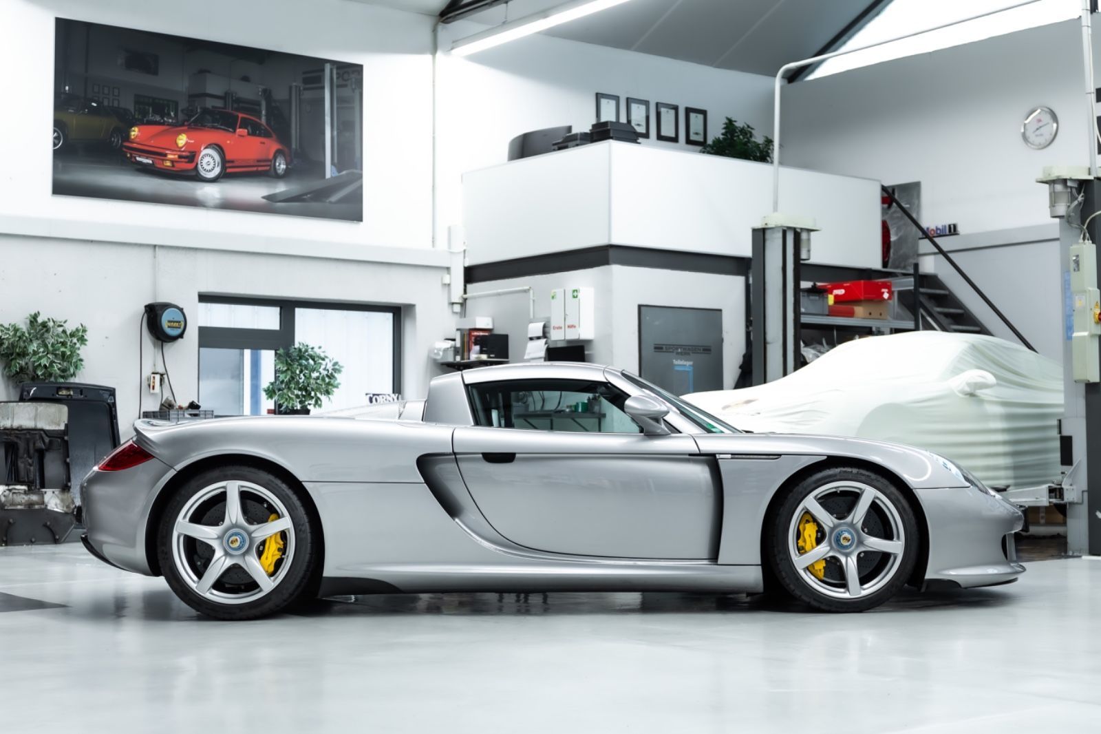 Fahrzeugabbildung Porsche Carrera GT I 5.000km I 1. Hand I Deutschland