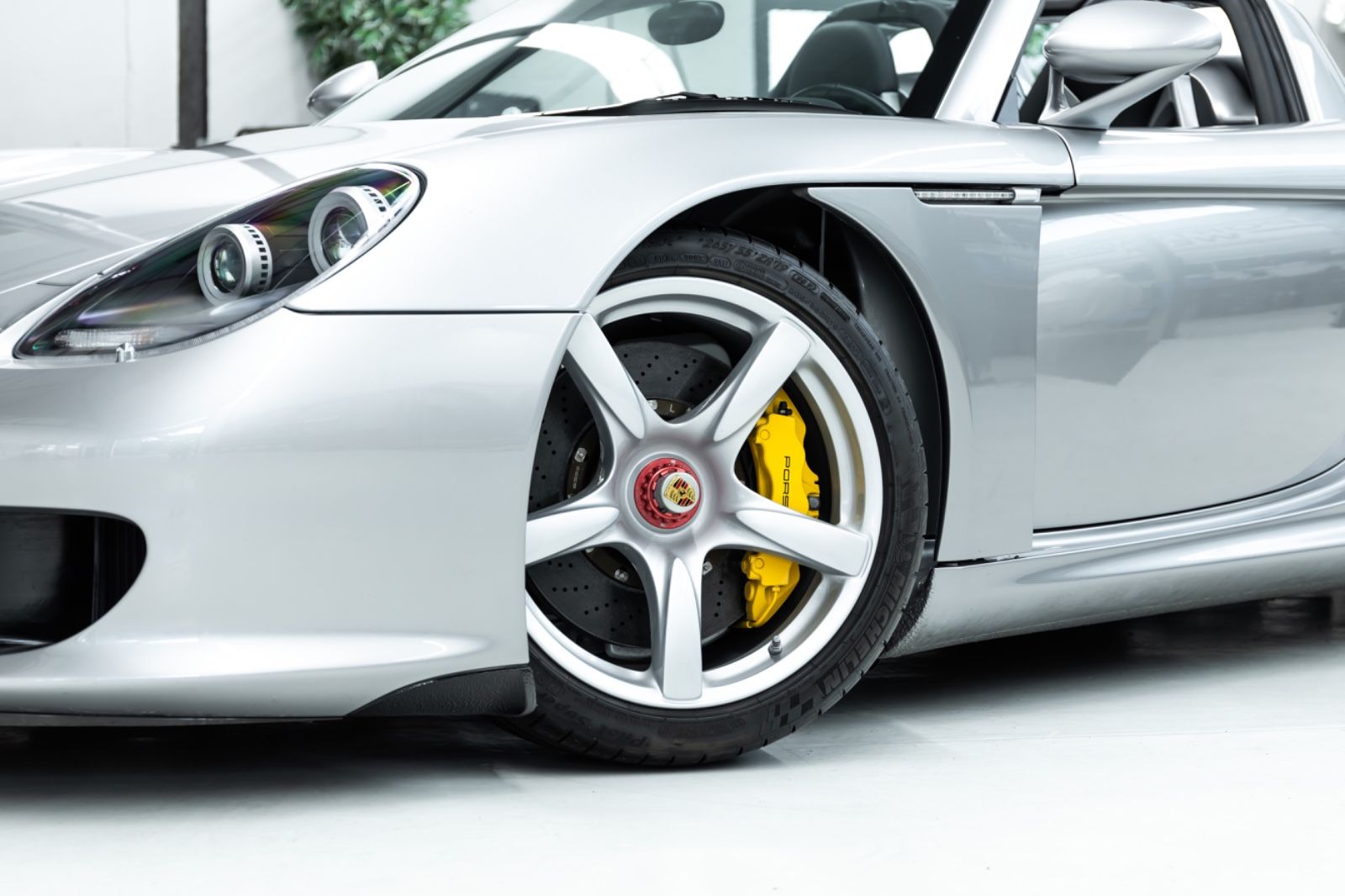 Fahrzeugabbildung Porsche Carrera GT I 5.000km I 1. Hand I Deutschland