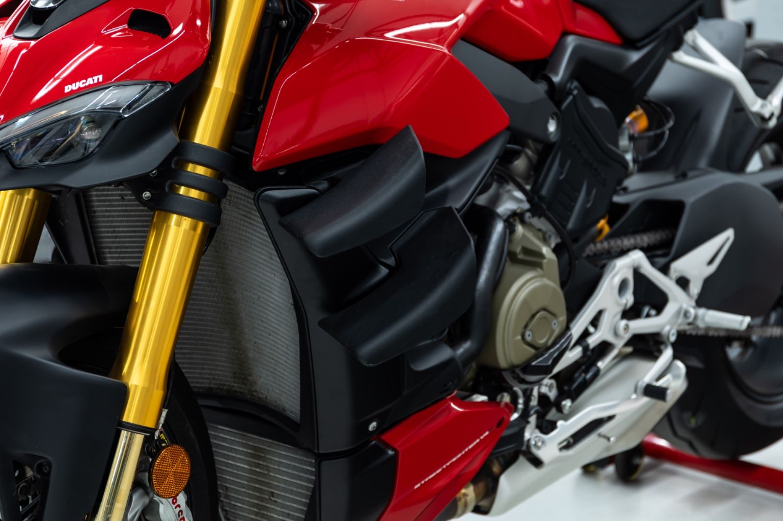 Fahrzeugabbildung Ducati Streetfighter V4 S I Ducati Approved I 1. Hand