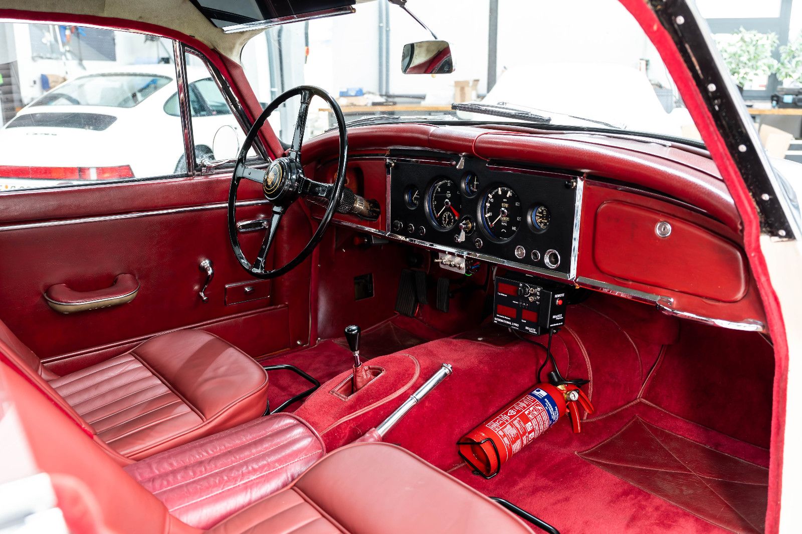 Fahrzeugabbildung Jaguar XK 150 Coupe I Maching I Heritage I LHD