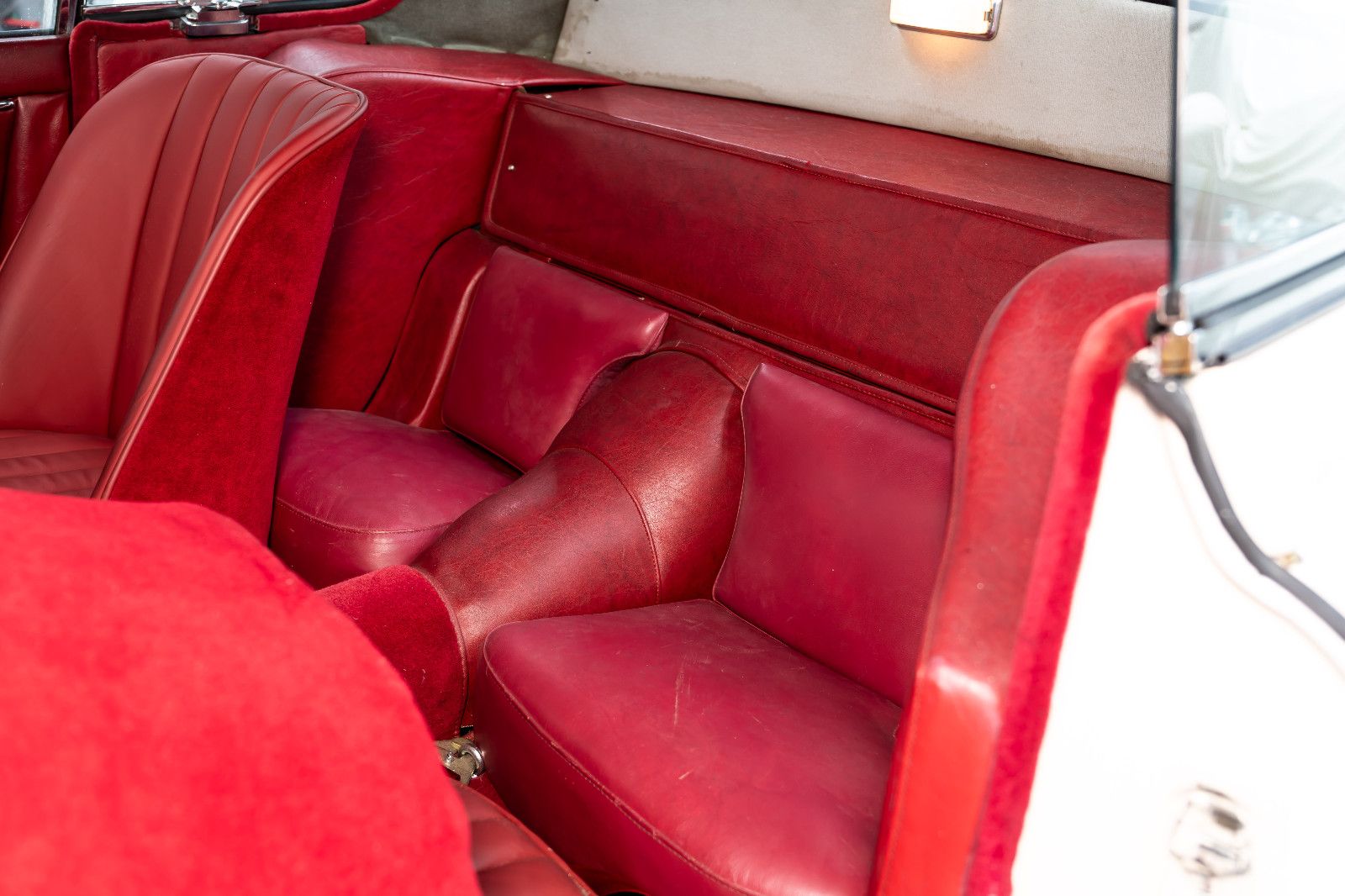 Fahrzeugabbildung Jaguar XK 150 Coupe I Maching I Heritage I LHD