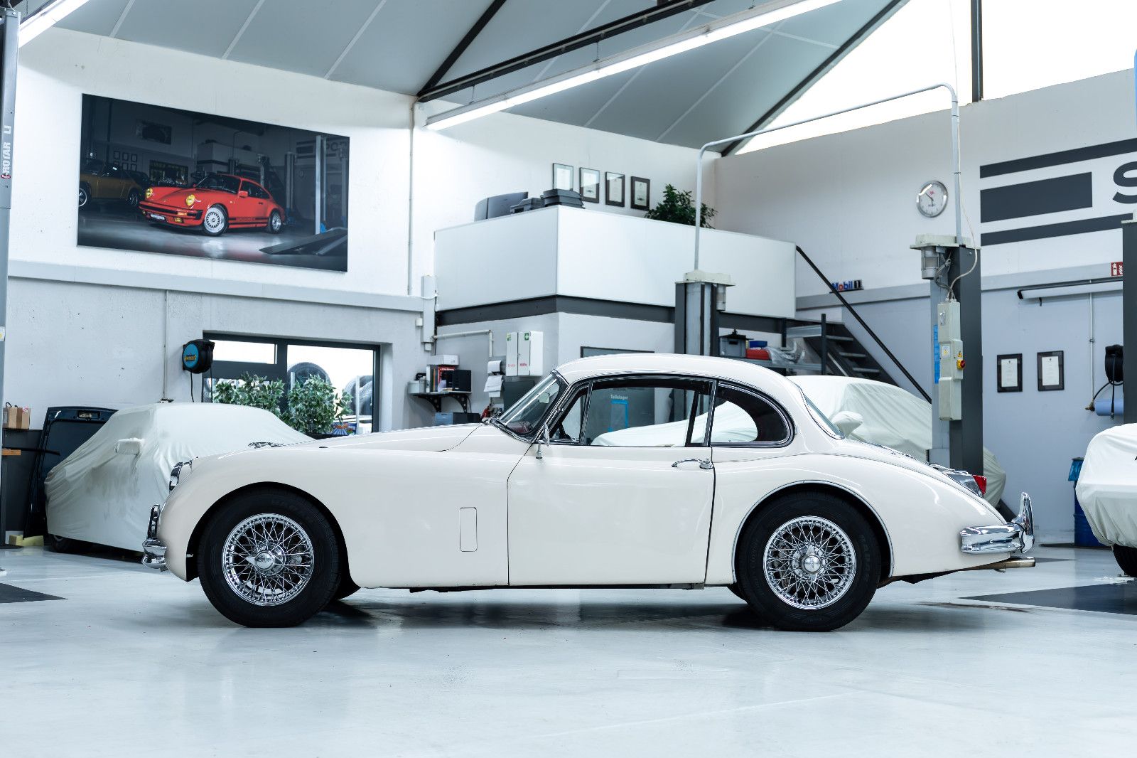 Fahrzeugabbildung Jaguar XK 150 Coupe I Maching I Heritage I LHD