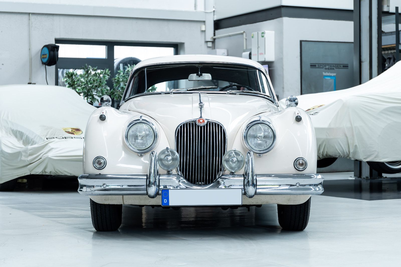 Fahrzeugabbildung Jaguar XK 150 Coupe I Maching I Heritage I LHD