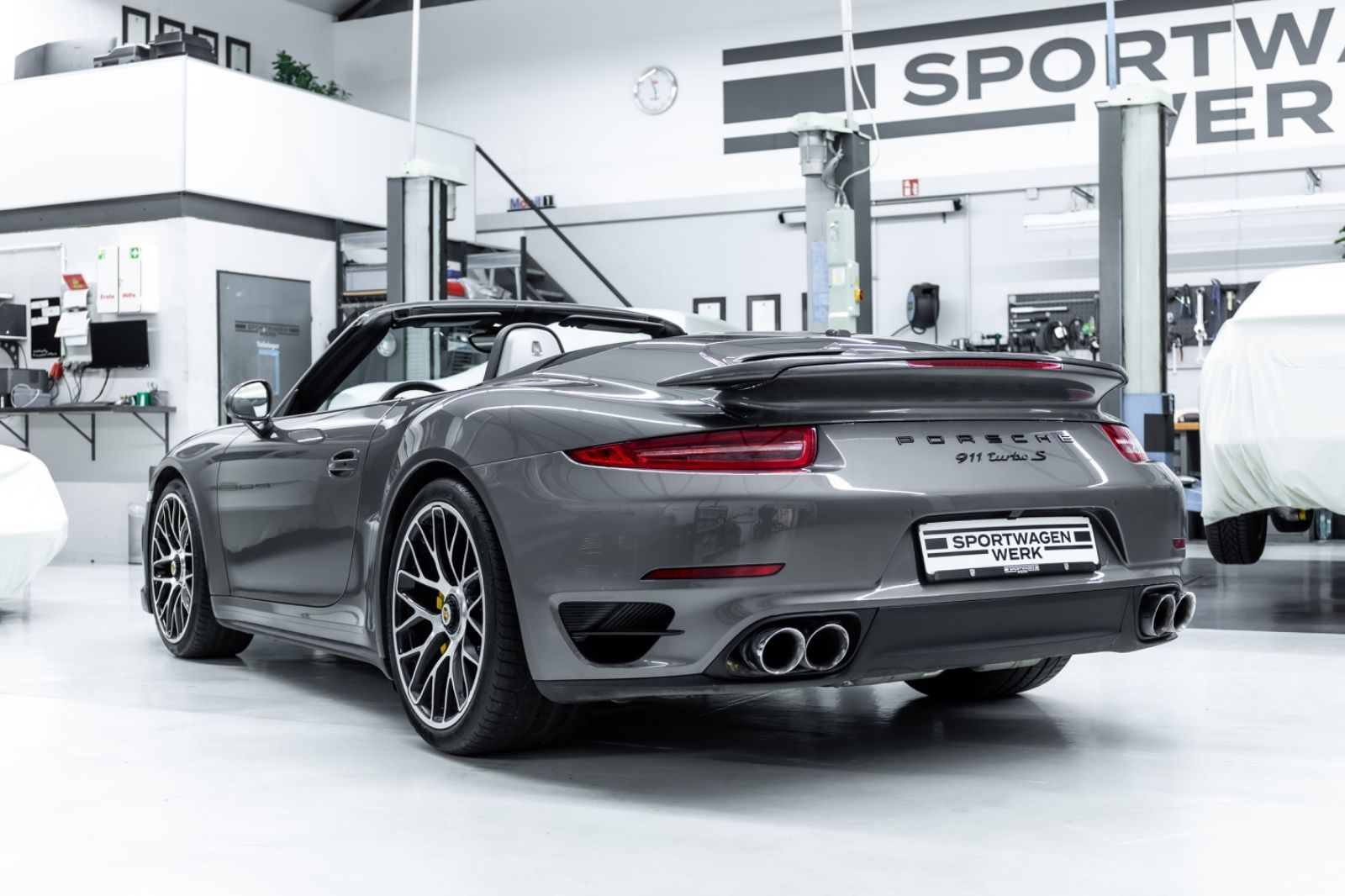 Fahrzeugabbildung Porsche 911 Turbo S Cabriolet I PDLS+ I 18 Wege I 2.Hand