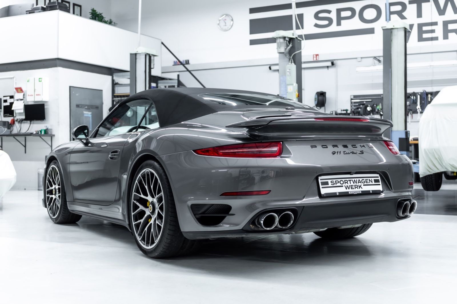 Fahrzeugabbildung Porsche 911 Turbo S Cabriolet I PDLS+ I 18 Wege I 2.Hand