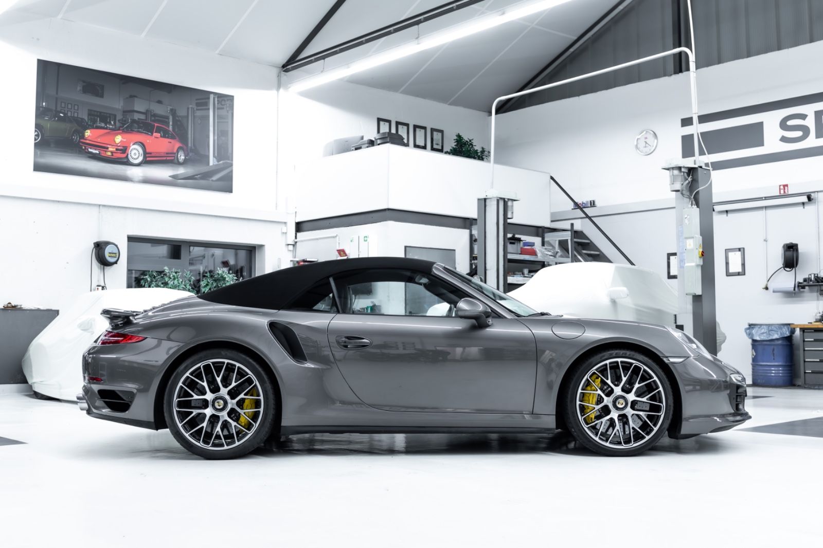 Fahrzeugabbildung Porsche 911 Turbo S Cabriolet I PDLS+ I 18 Wege I 2.Hand