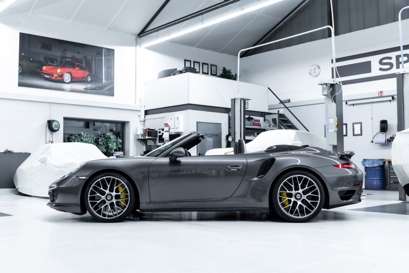 Fahrzeugabbildung Porsche 911 Turbo S Cabriolet I PDLS+ I 18 Wege I 2.Hand