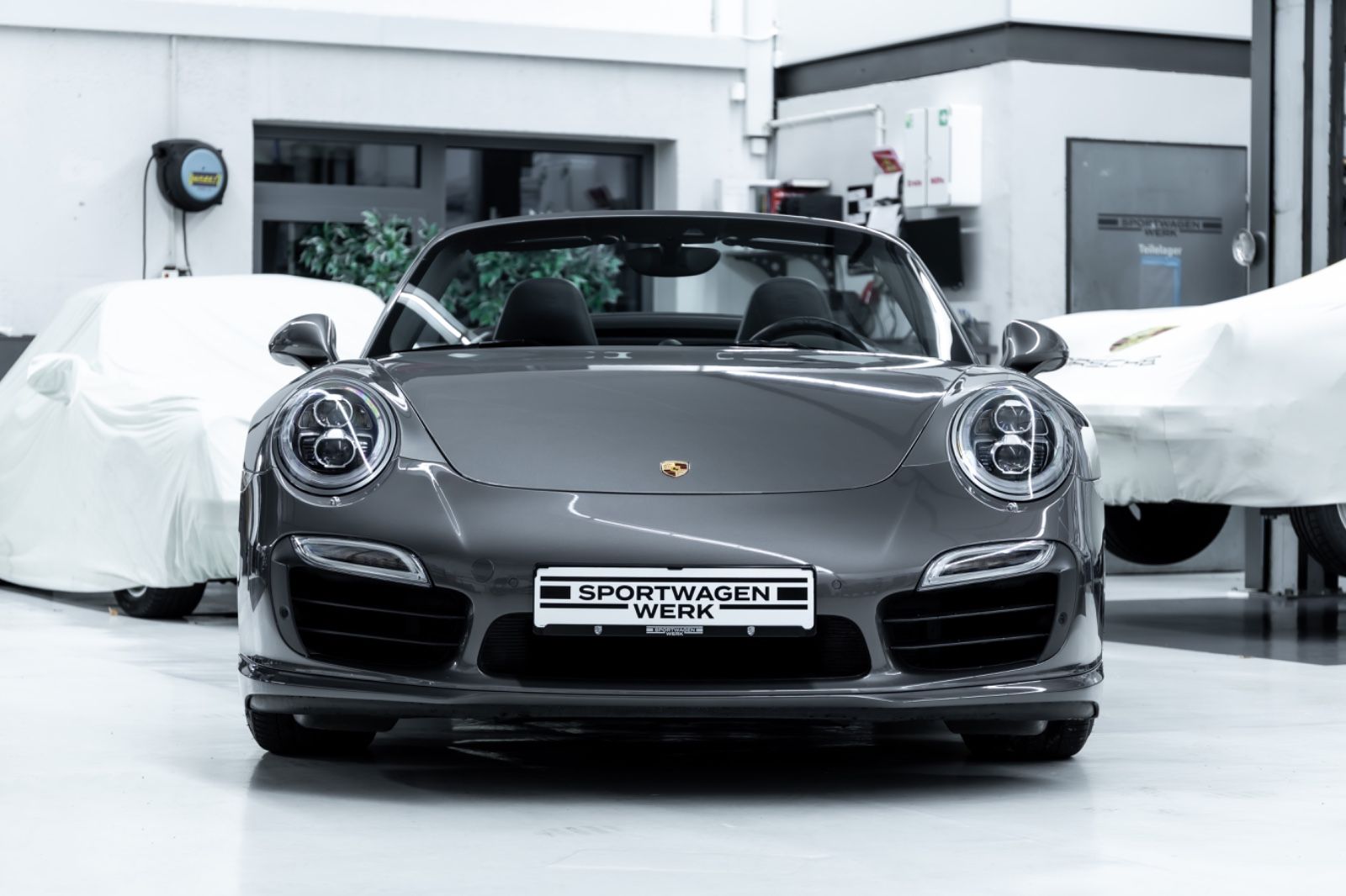 Fahrzeugabbildung Porsche 911 Turbo S Cabriolet I PDLS+ I 18 Wege I 2.Hand