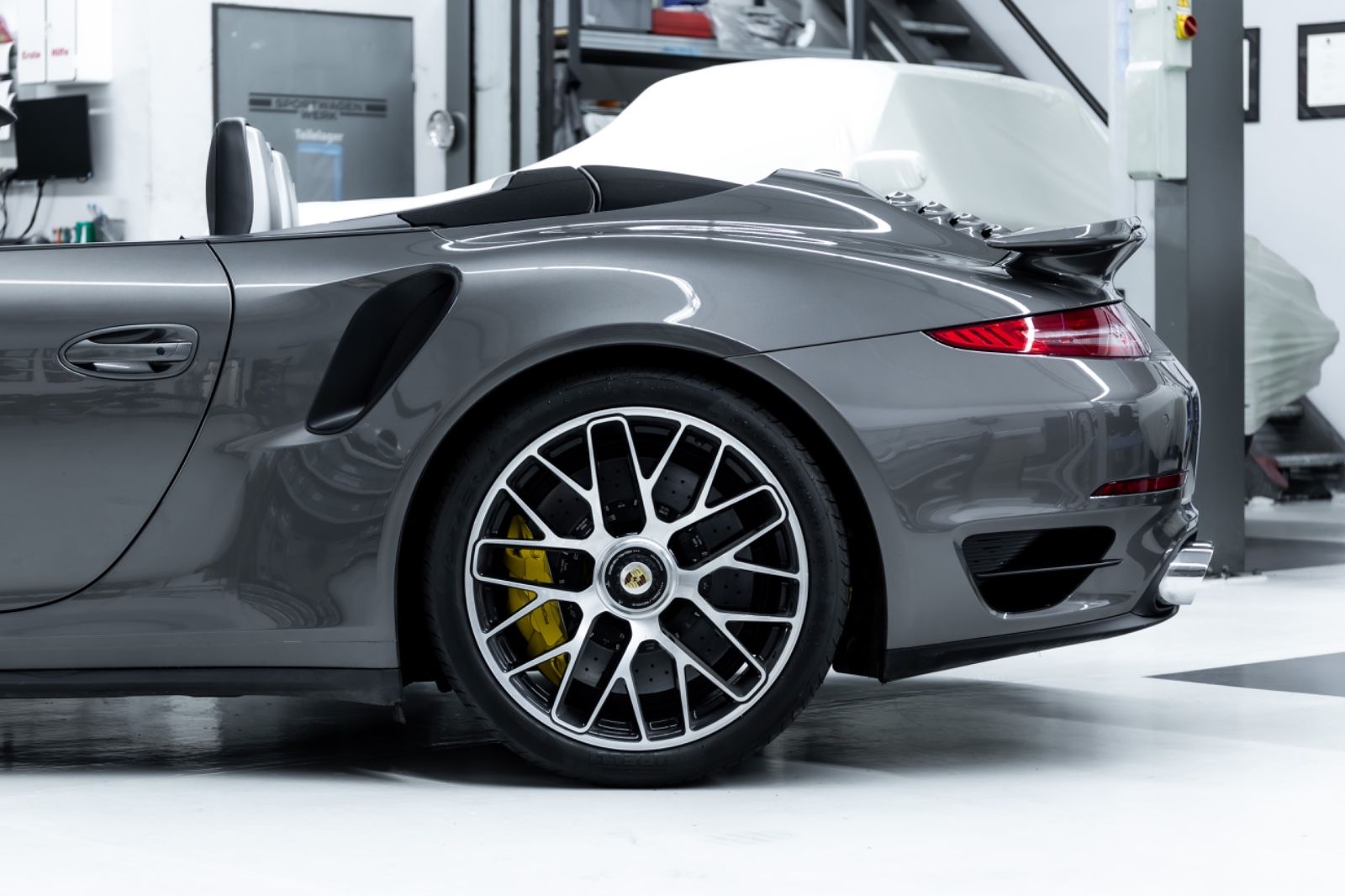 Fahrzeugabbildung Porsche 911 Turbo S Cabriolet I PDLS+ I 18 Wege I 2.Hand