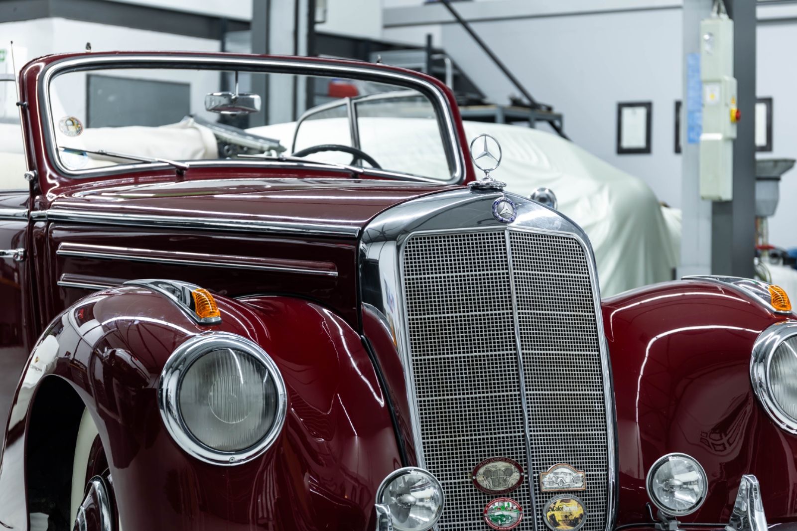 Fahrzeugabbildung Mercedes-Benz 220 B Cabriolet W187 I Deutsches KFZ