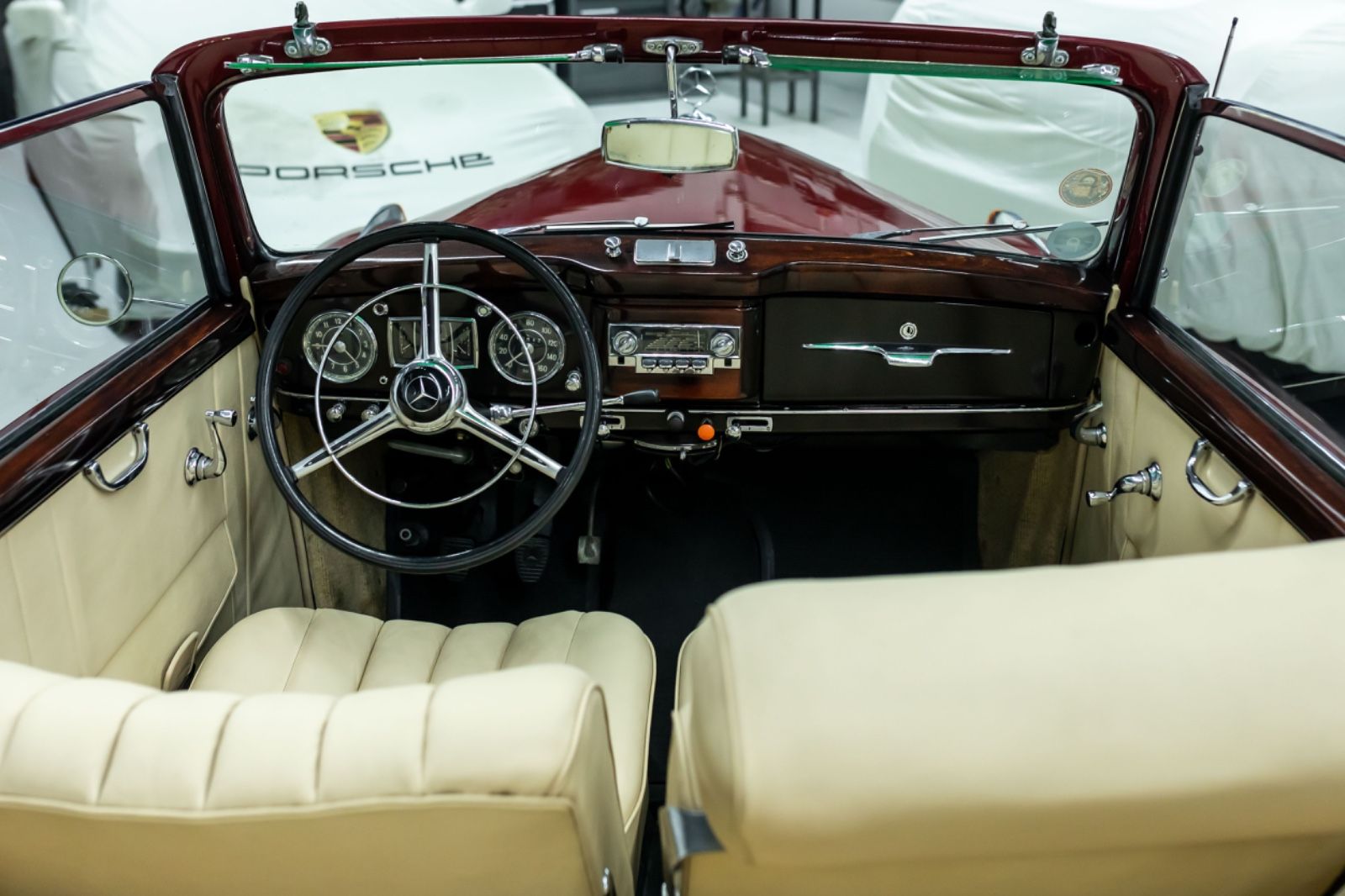 Fahrzeugabbildung Mercedes-Benz 220 B Cabriolet W187 I Deutsches KFZ