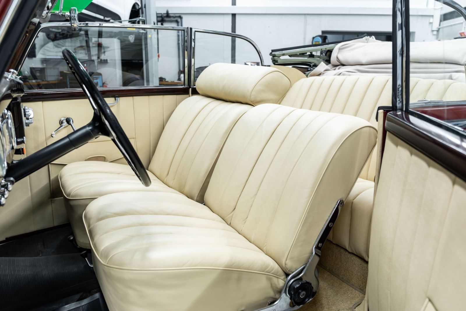 Fahrzeugabbildung Mercedes-Benz 220 B Cabriolet W187 I Deutsches KFZ