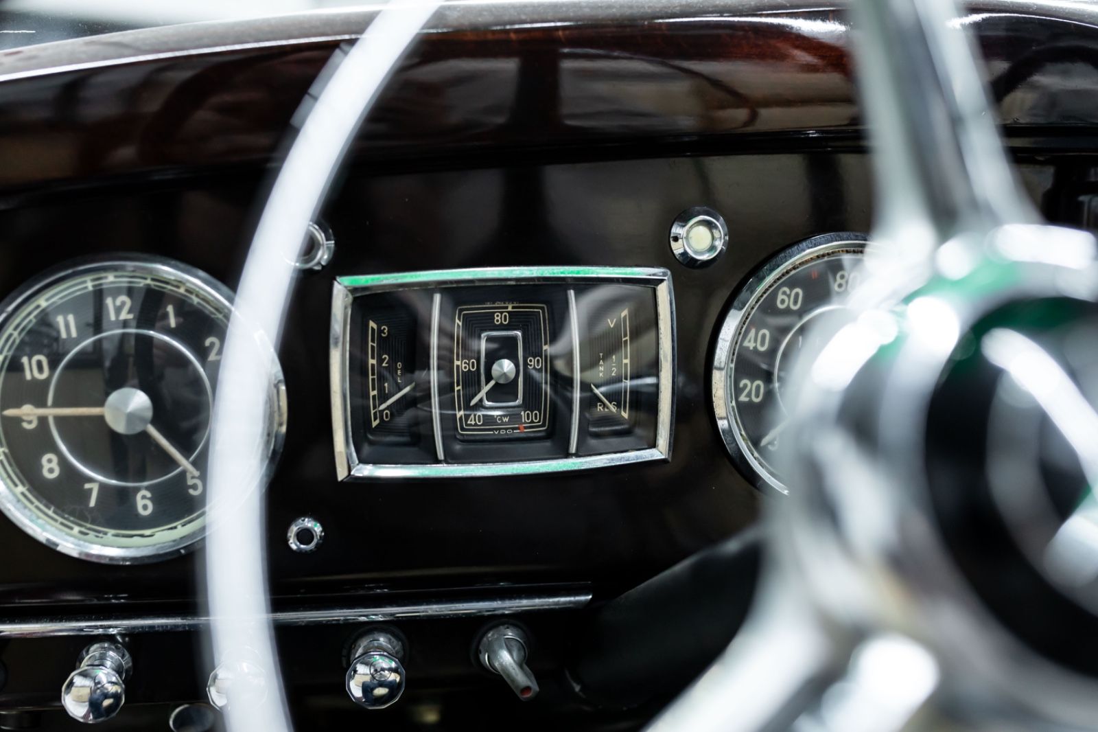 Fahrzeugabbildung Mercedes-Benz 220 B Cabriolet W187 I Deutsches KFZ