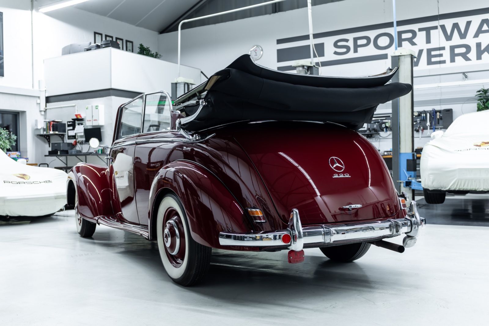 Fahrzeugabbildung Mercedes-Benz 220 B Cabriolet W187 I Deutsches KFZ