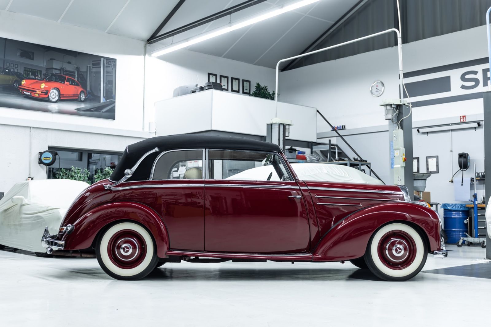 Fahrzeugabbildung Mercedes-Benz 220 B Cabriolet W187 I Deutsches KFZ