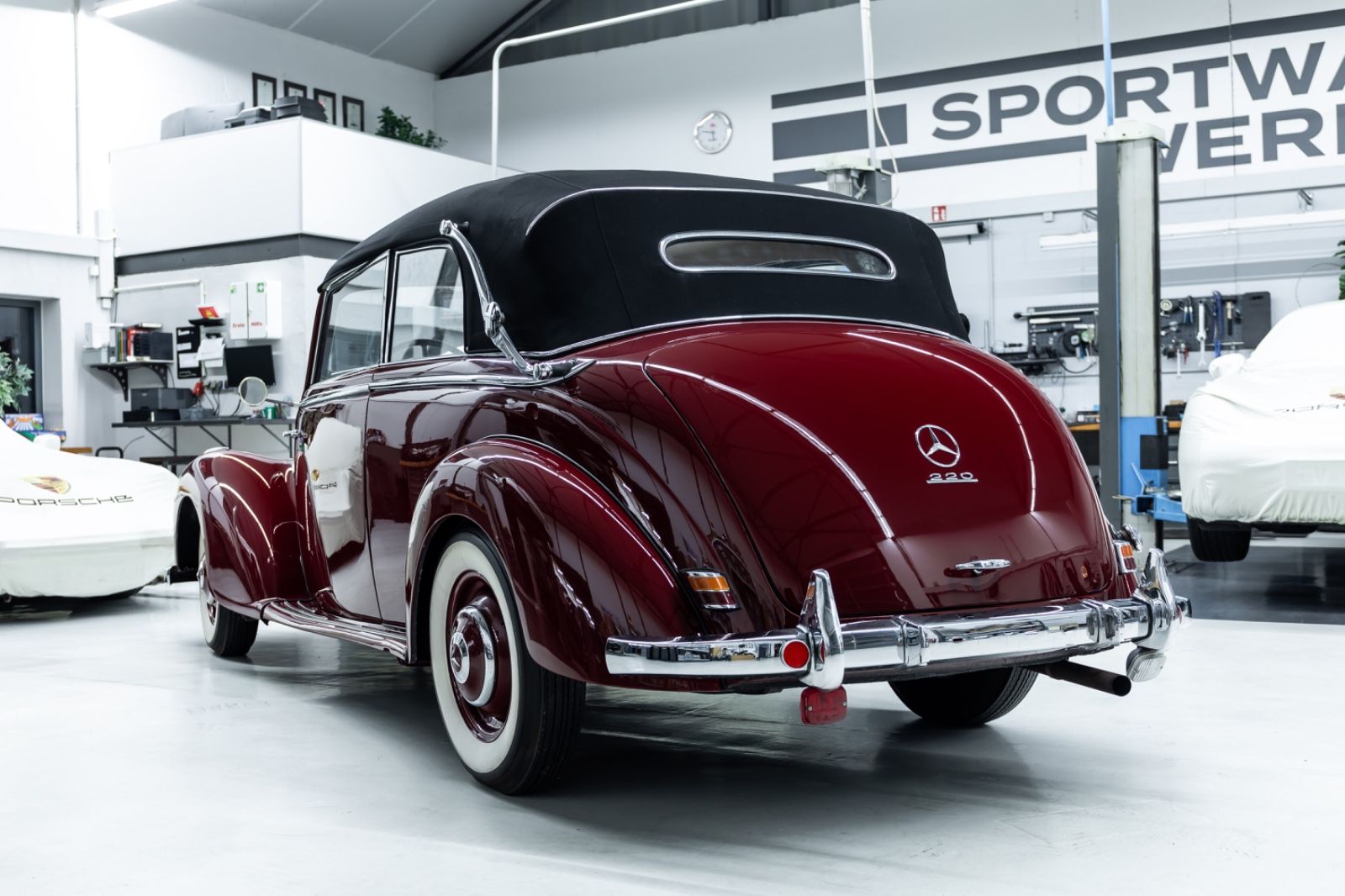 Fahrzeugabbildung Mercedes-Benz 220 B Cabriolet W187 I Deutsches KFZ
