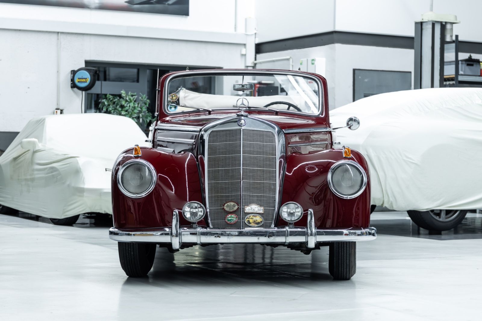 Fahrzeugabbildung Mercedes-Benz 220 B Cabriolet W187 I Deutsches KFZ