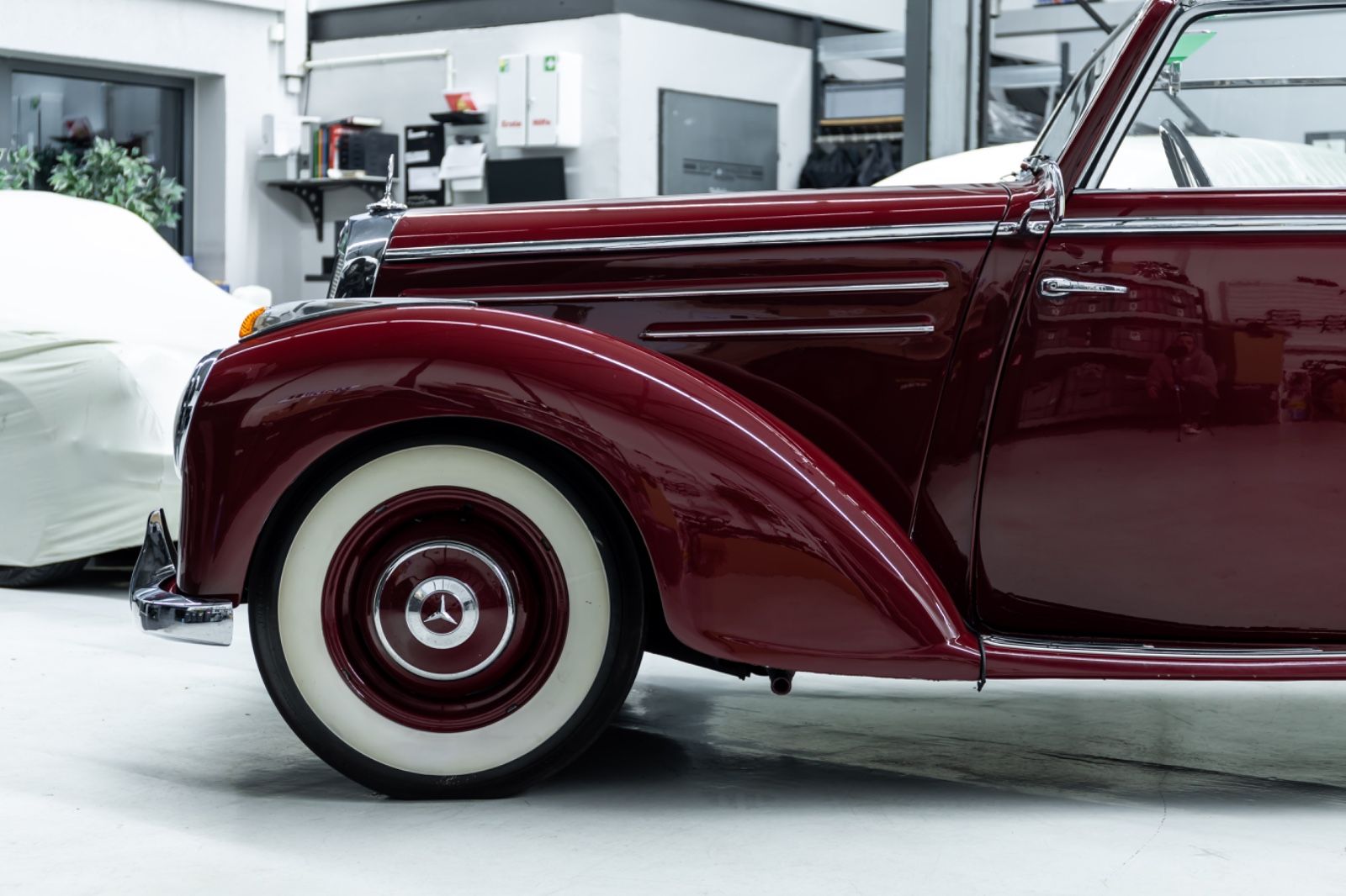 Fahrzeugabbildung Mercedes-Benz 220 B Cabriolet W187 I Deutsches KFZ