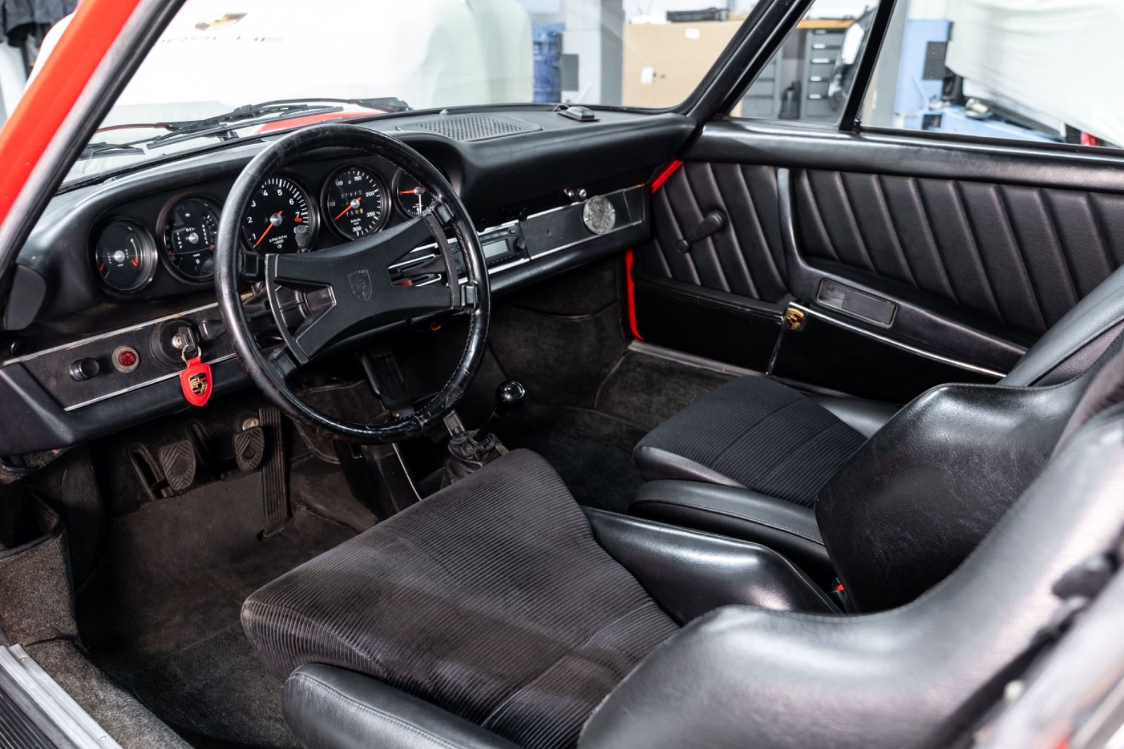 Fahrzeugabbildung Porsche 911 Carrera 2,7 RS Touring (M472) *0040004*