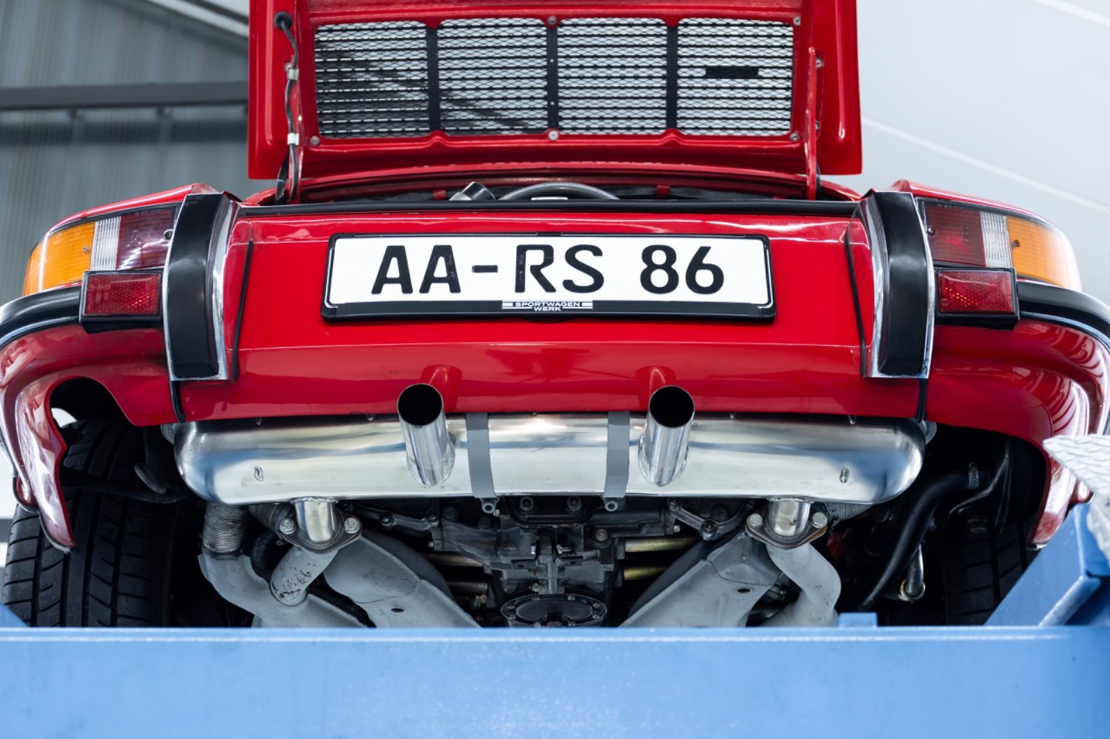 Fahrzeugabbildung Porsche 911 Carrera 2,7 RS Touring (M472) *0040004*