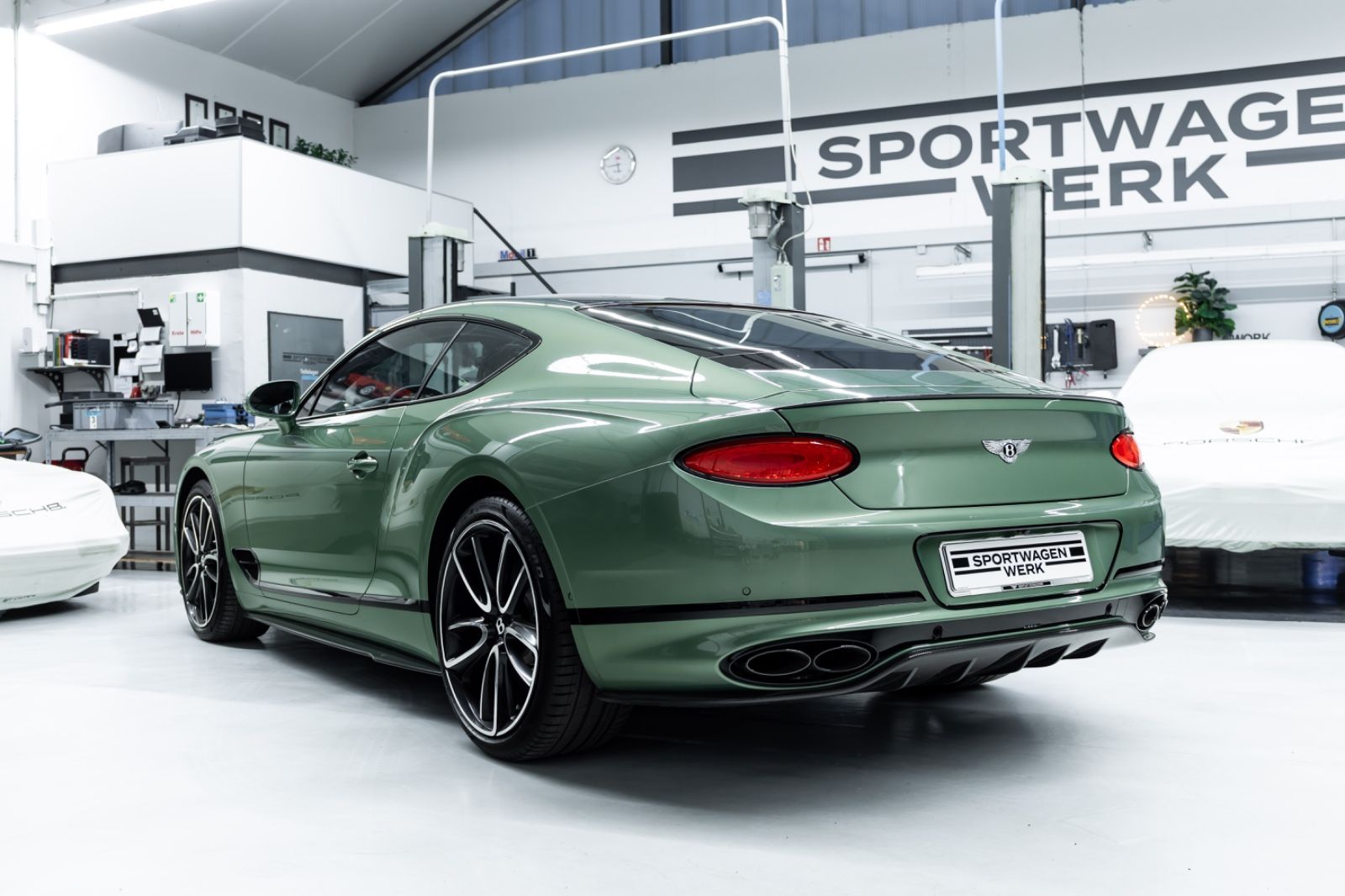 Fahrzeugabbildung Bentley Continental GT Blackline I Carbon Aerokit I BRD