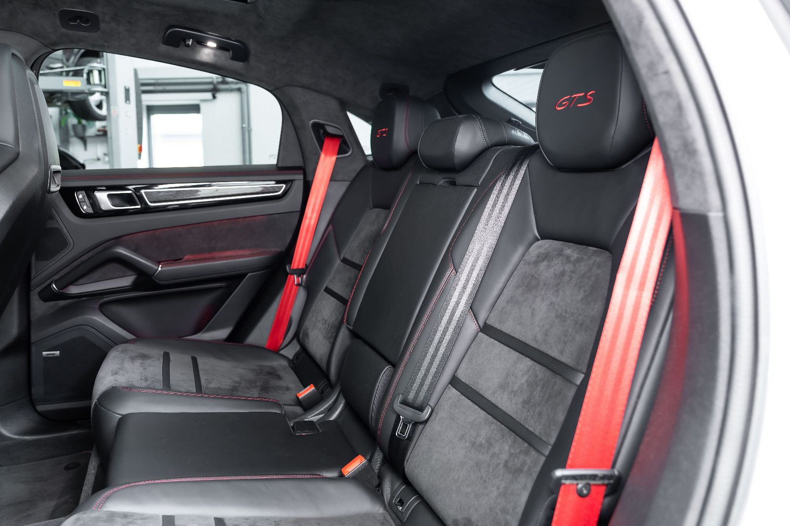 Fahrzeugabbildung Porsche Cayenne Coupe GTS I PDLS+ I Bose I BRD