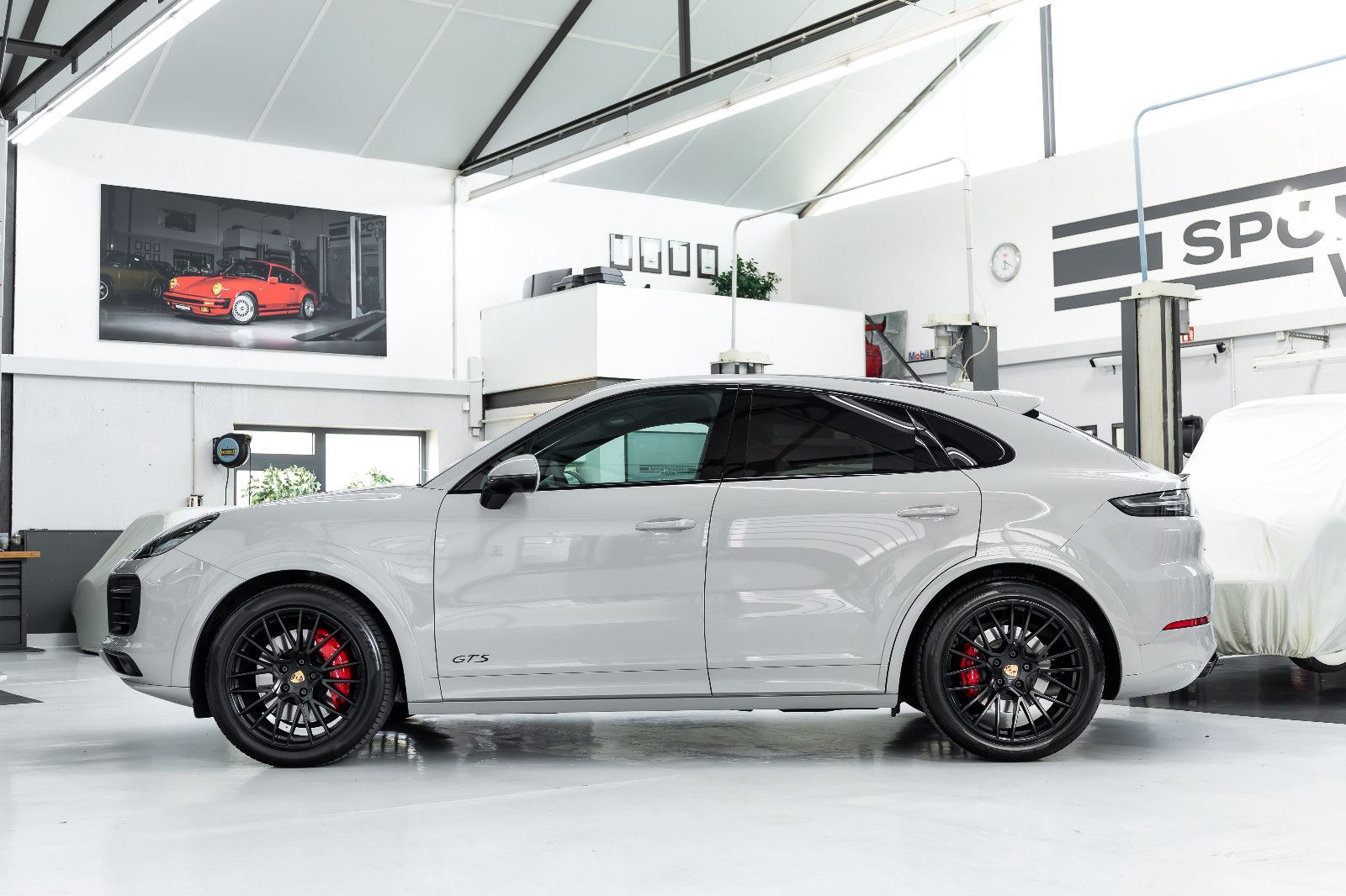 Fahrzeugabbildung Porsche Cayenne Coupe GTS I PDLS+ I Bose I BRD
