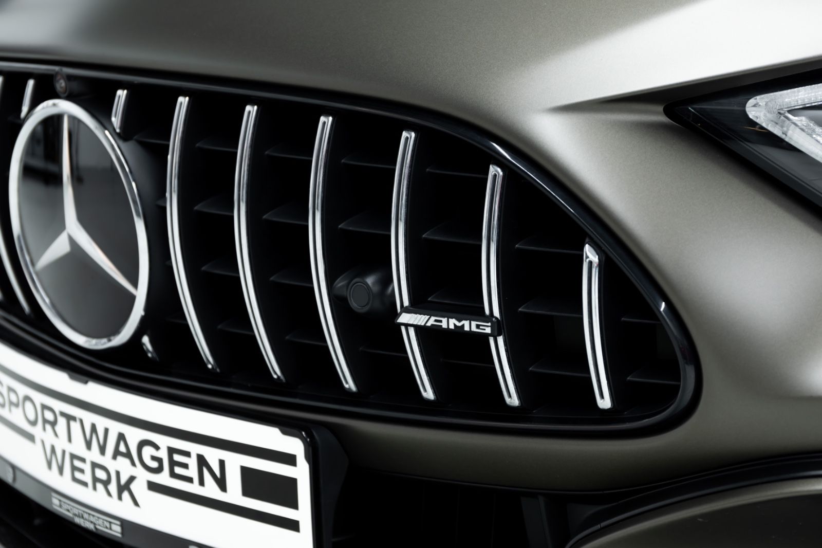 Fahrzeugabbildung Mercedes-Benz SL 63 AMG I Carbon I Keramik I Burmester I 1. Hd