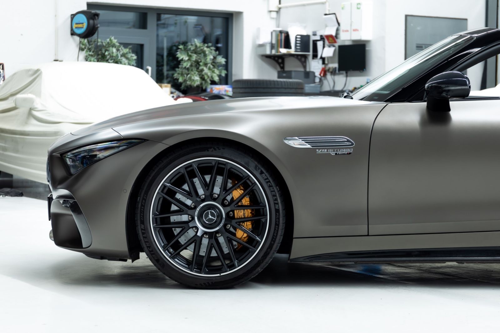 Fahrzeugabbildung Mercedes-Benz SL 63 AMG I Carbon I Keramik I Burmester I 1. Hd