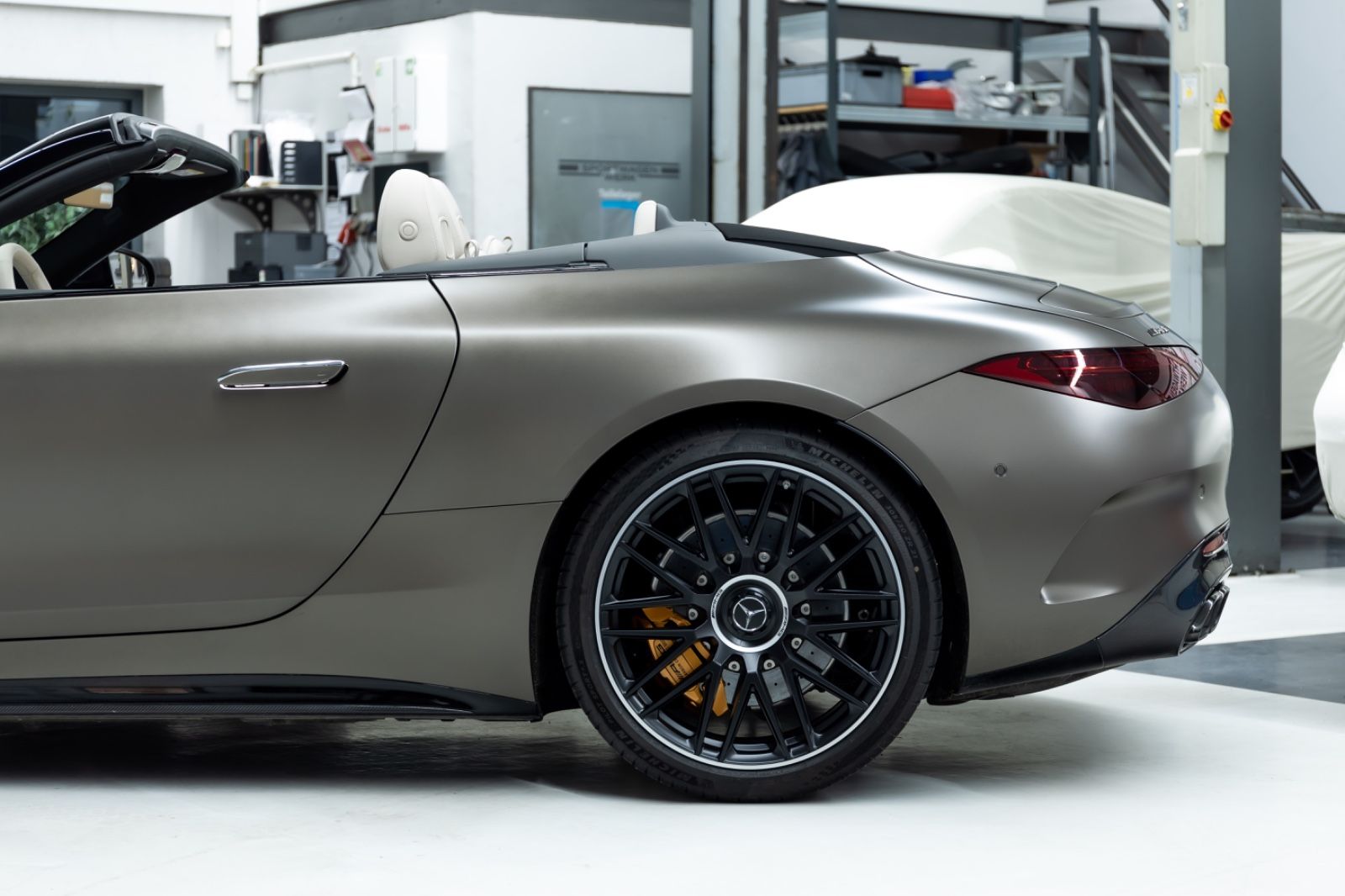 Fahrzeugabbildung Mercedes-Benz SL 63 AMG I Carbon I Keramik I Burmester I 1. Hd